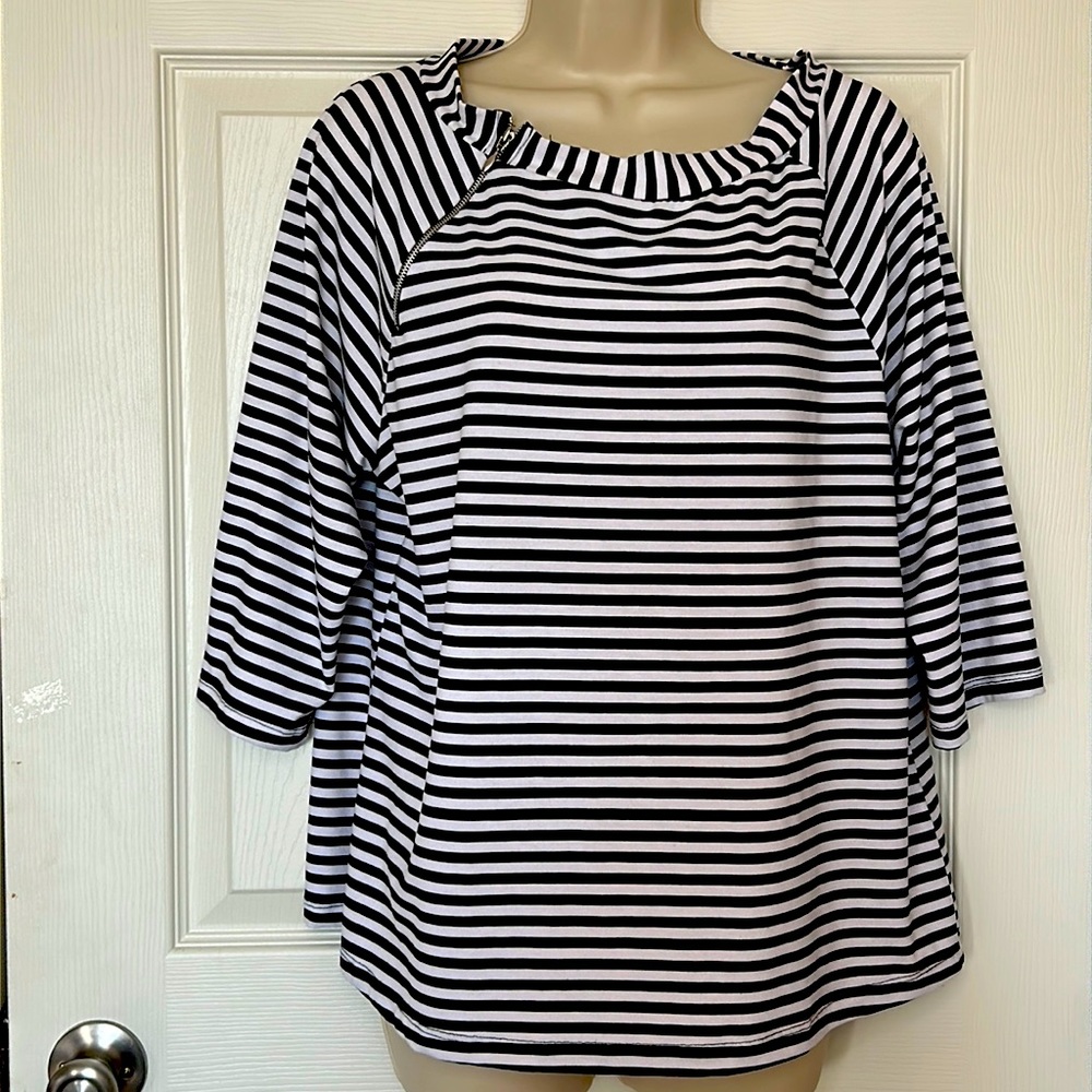 VENEZIA | WOMENS TOP | 14 / 16 BLACK & WHITE STRIPE
